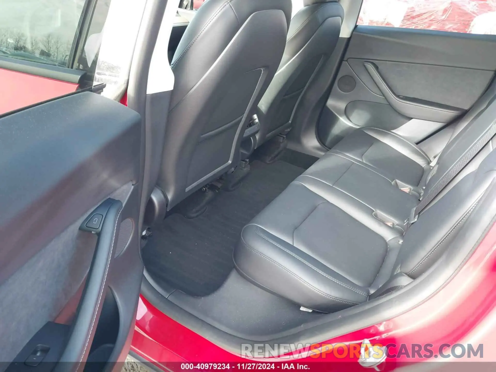 8 Photograph of a damaged car 7SAYGDEE9NF426372 TESLA MODEL Y 2022