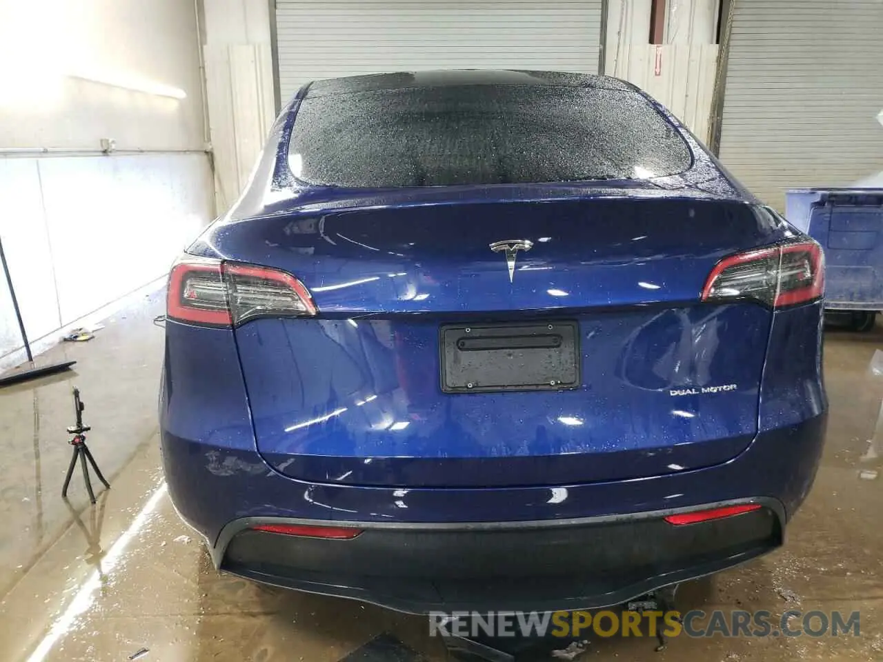 6 Photograph of a damaged car 7SAYGDEE9NF426887 TESLA MODEL Y 2022