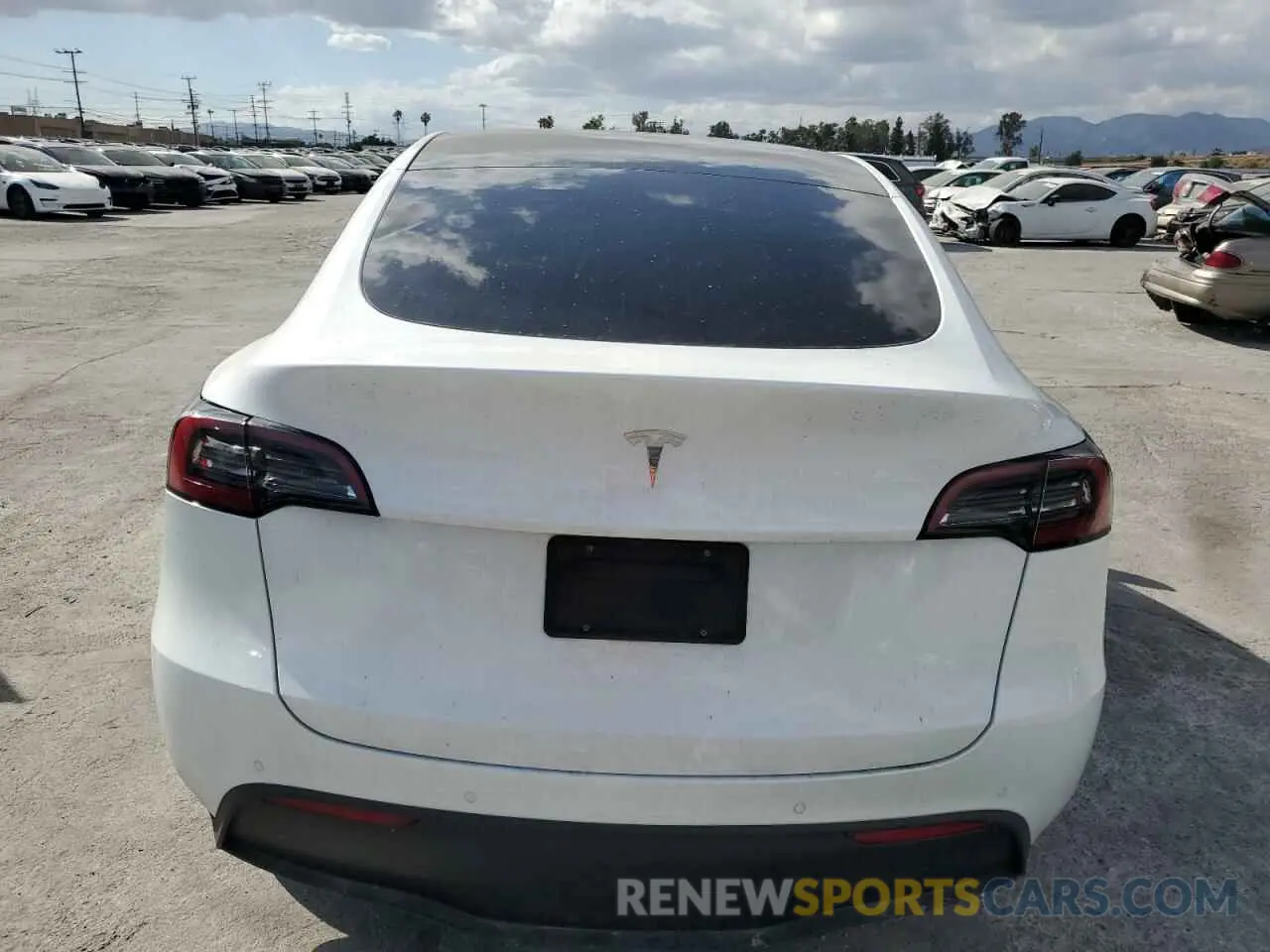 6 Photograph of a damaged car 7SAYGDEE9NF434908 TESLA MODEL Y 2022