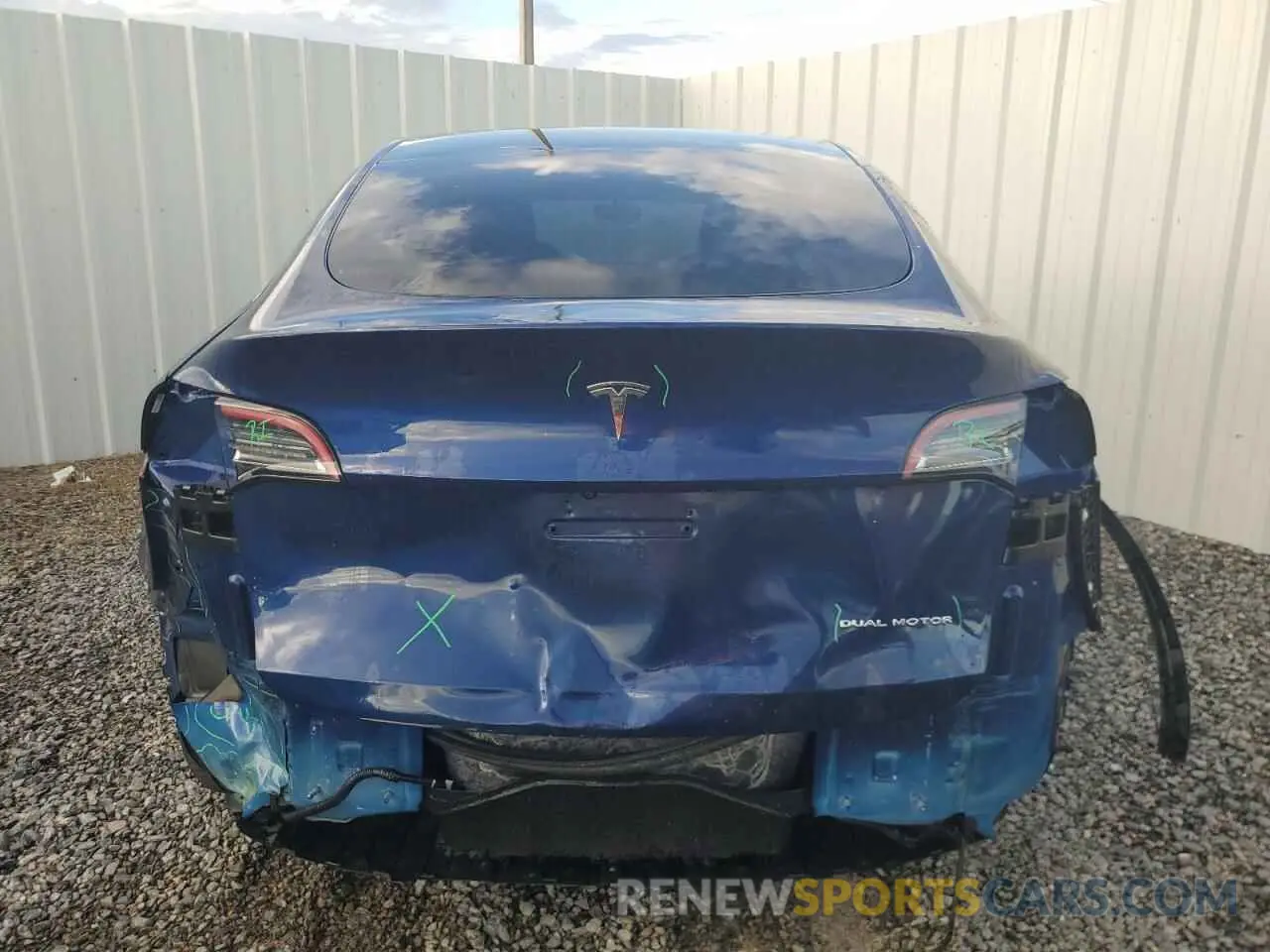 6 Photograph of a damaged car 7SAYGDEE9NF481422 TESLA MODEL Y 2022