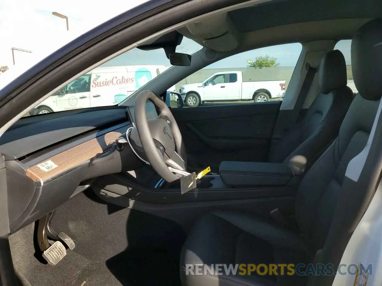 7 Photograph of a damaged car 7SAYGDEE9NF511079 TESLA MODEL Y 2022