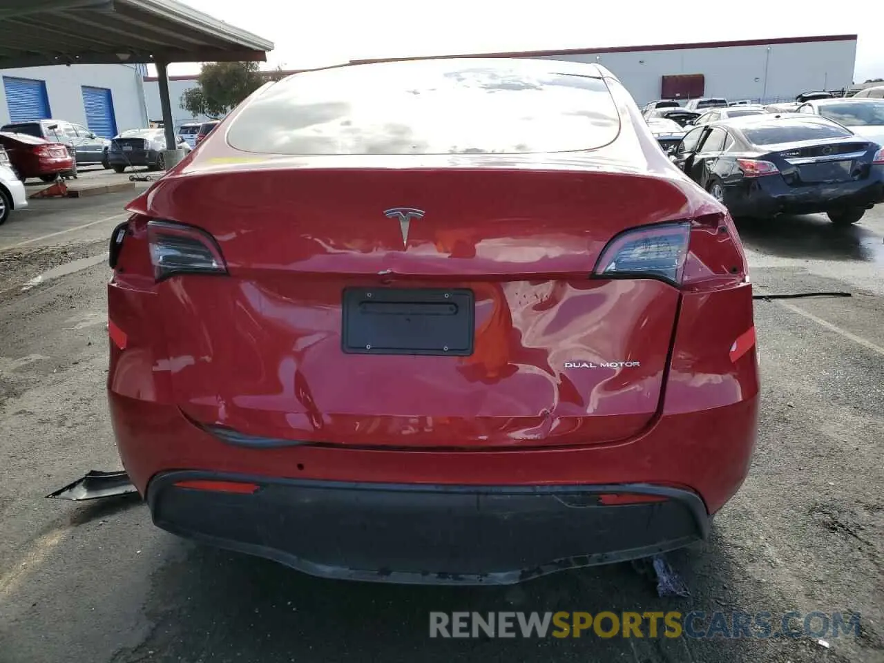6 Photograph of a damaged car 7SAYGDEE9NF520414 TESLA MODEL Y 2022