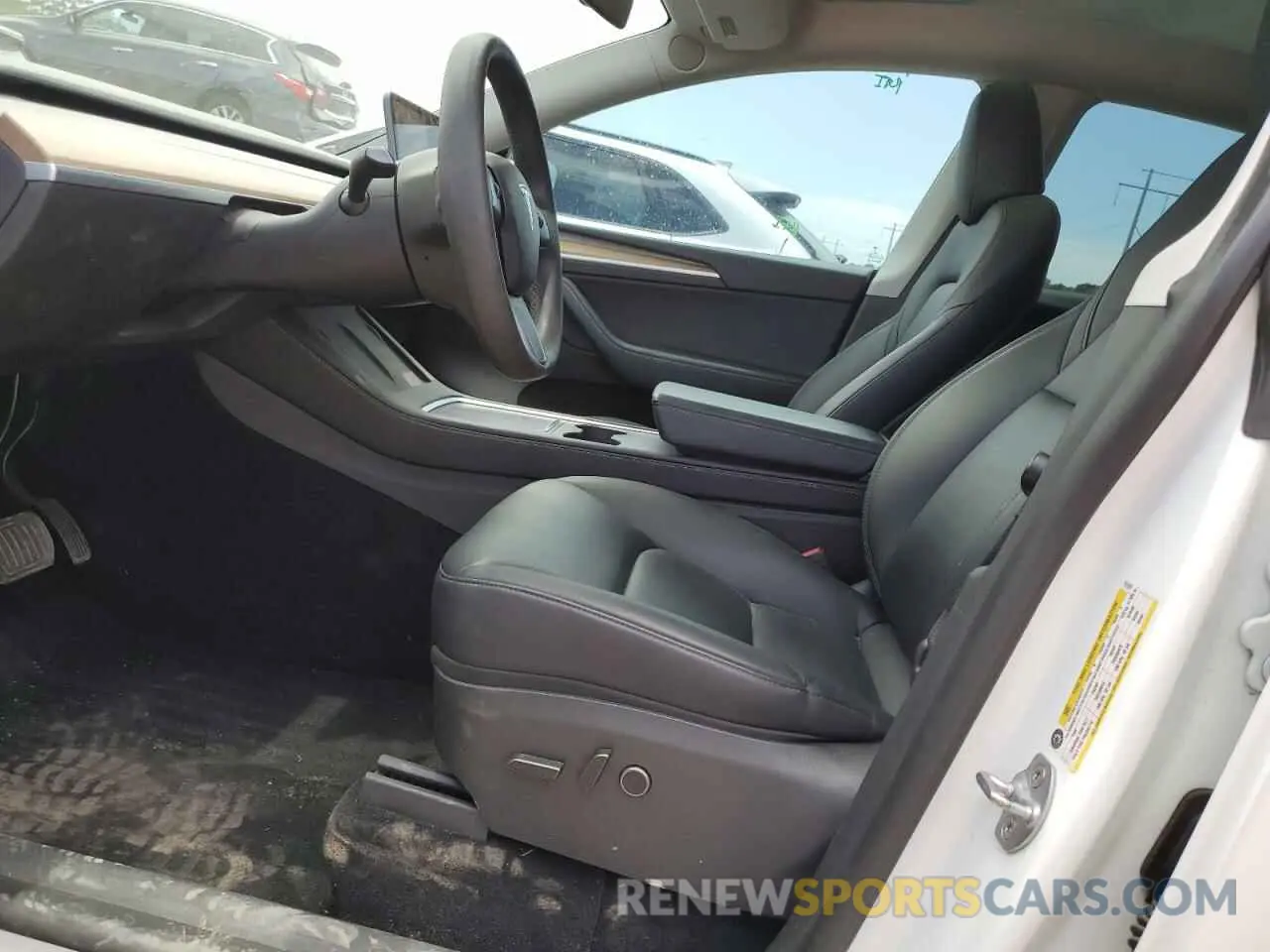 7 Photograph of a damaged car 7SAYGDEEXNA011879 TESLA MODEL Y 2022