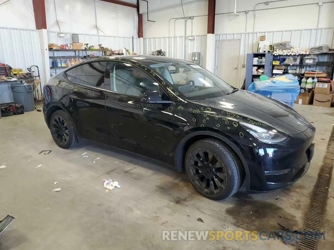 4 Photograph of a damaged car 7SAYGDEEXNF342349 TESLA MODEL Y 2022