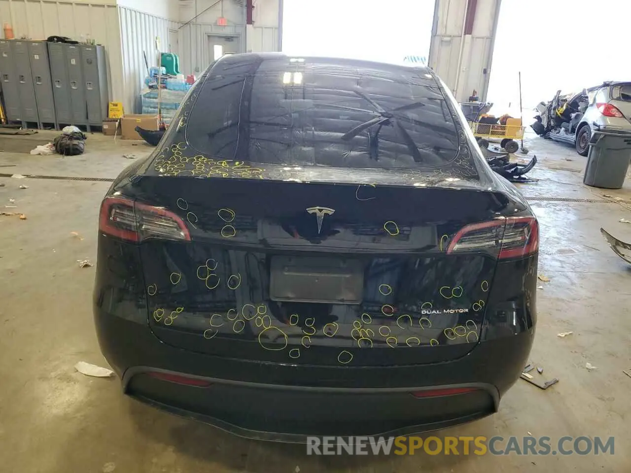 6 Photograph of a damaged car 7SAYGDEEXNF342349 TESLA MODEL Y 2022