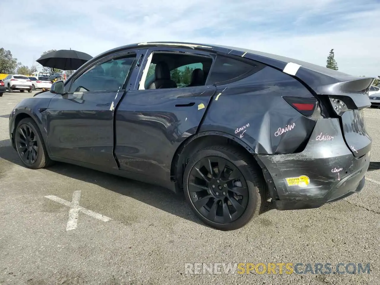 2 Photograph of a damaged car 7SAYGDEEXNF368112 TESLA MODEL Y 2022