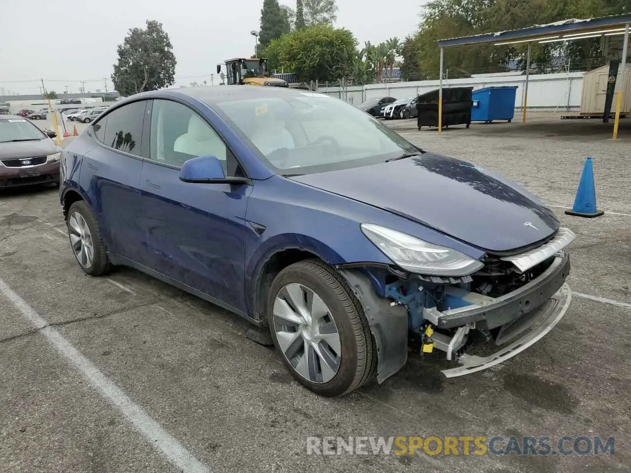 4 Photograph of a damaged car 7SAYGDEEXNF415400 TESLA MODEL Y 2022