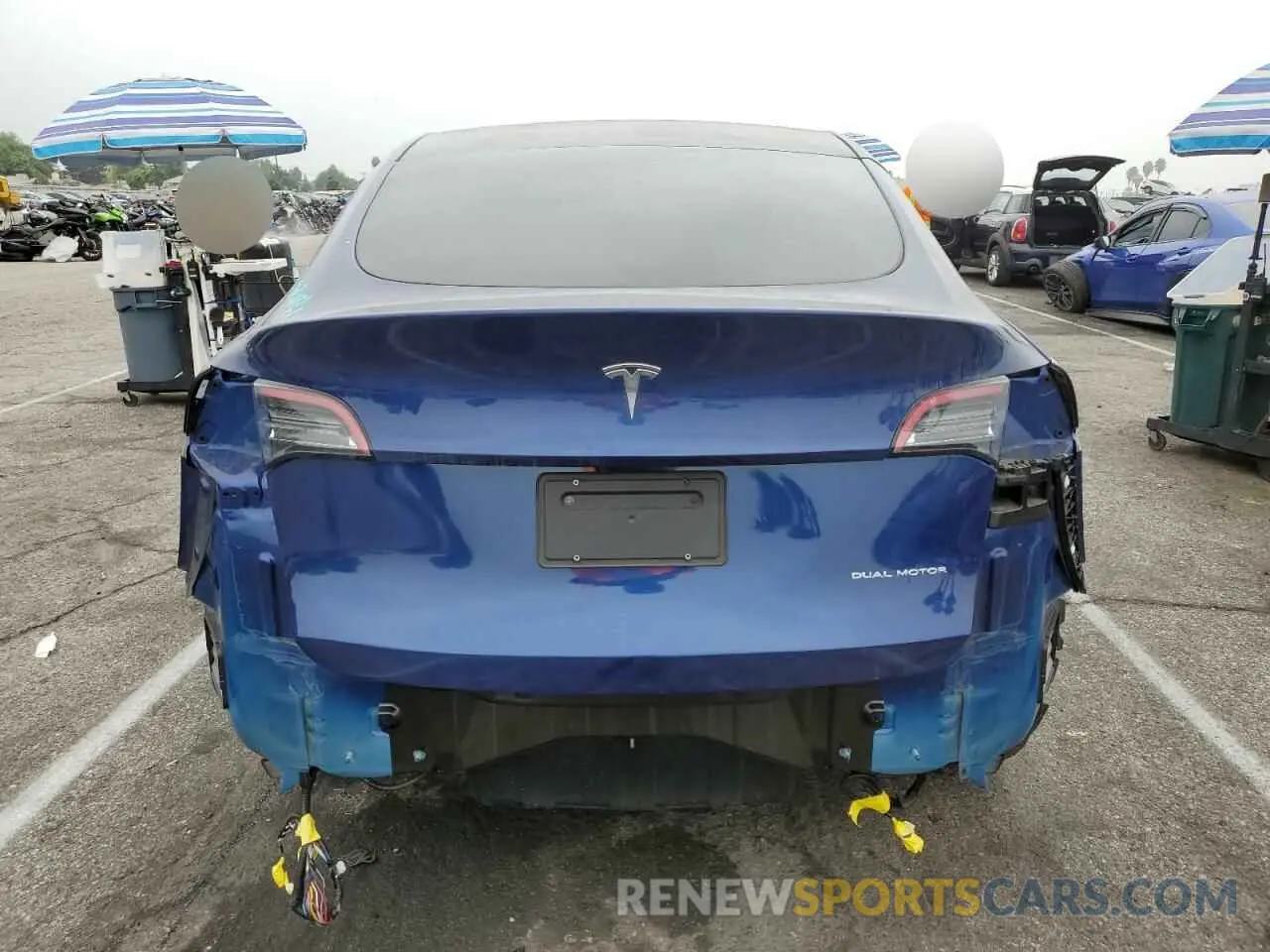 6 Photograph of a damaged car 7SAYGDEEXNF415400 TESLA MODEL Y 2022