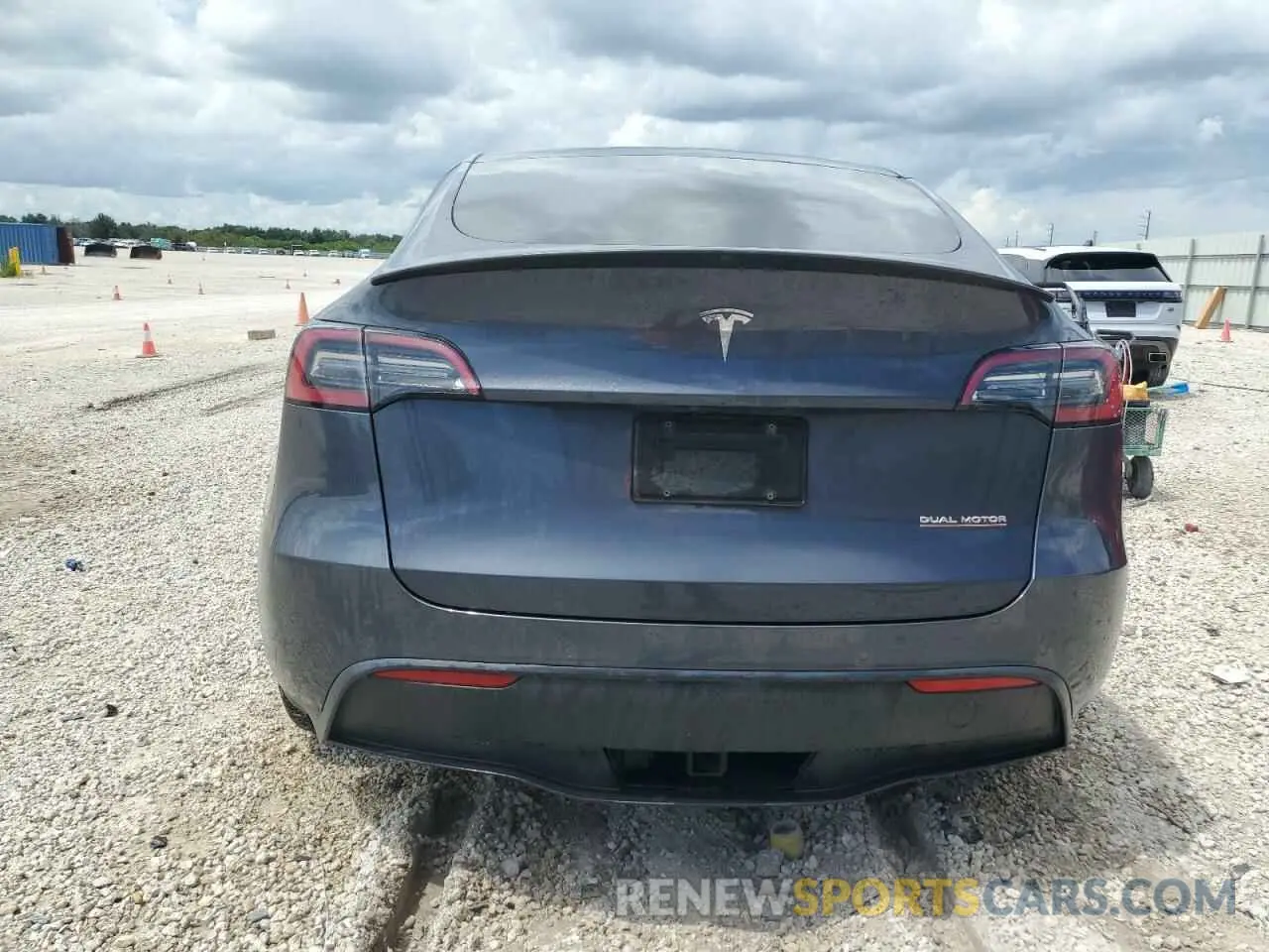 6 Photograph of a damaged car 7SAYGDEF0NF376986 TESLA MODEL Y 2022
