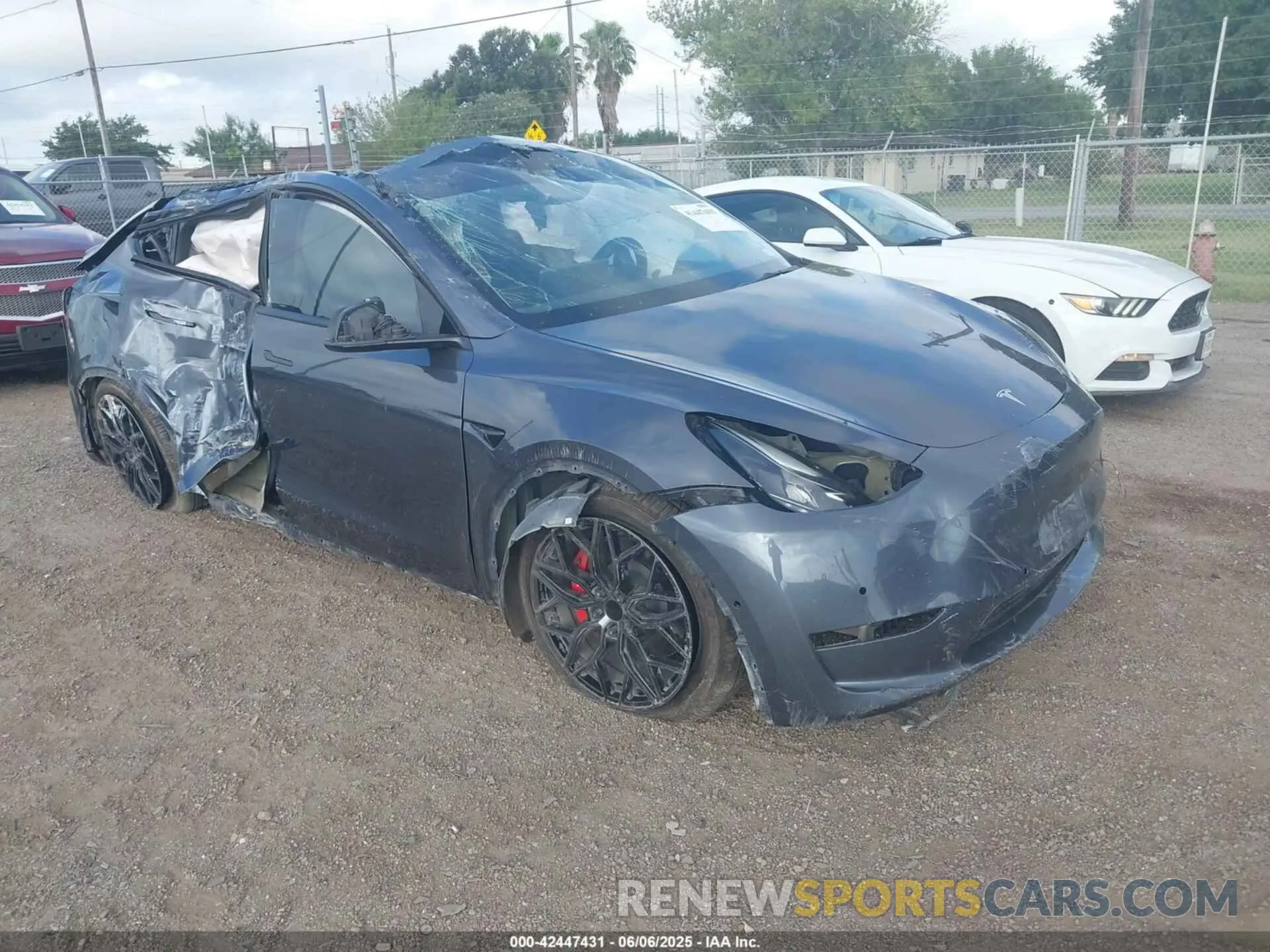 1 Фотография поврежденного автомобиля 7SAYGDEF0NF451671 TESLA MODEL Y 2022