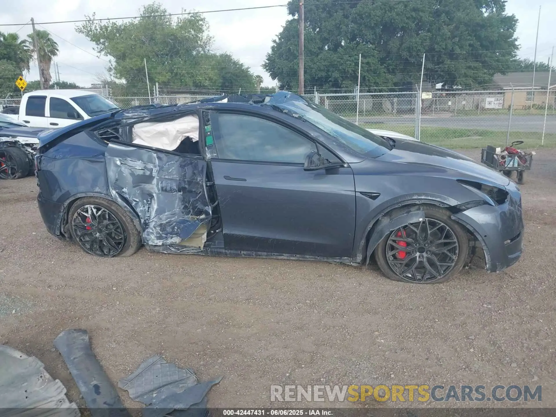 13 Фотография поврежденного автомобиля 7SAYGDEF0NF451671 TESLA MODEL Y 2022