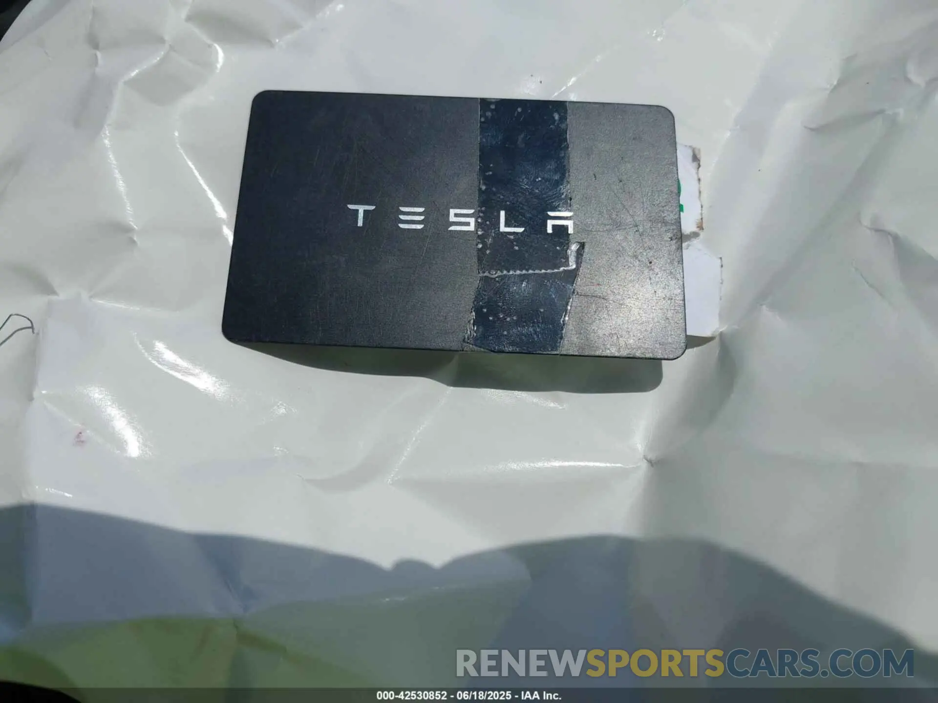 11 Photograph of a damaged car 7SAYGDEF0NF465537 TESLA MODEL Y 2022