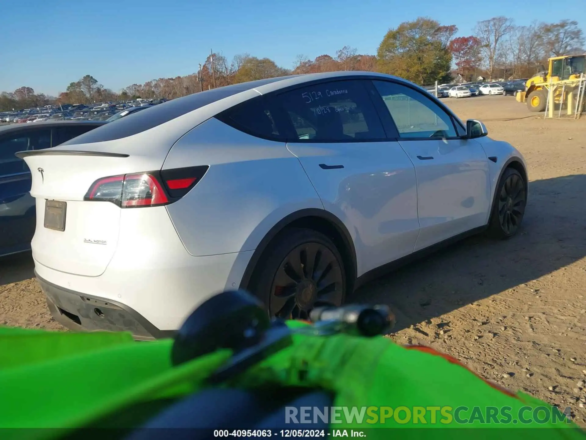 4 Photograph of a damaged car 7SAYGDEF0NF467790 TESLA MODEL Y 2022