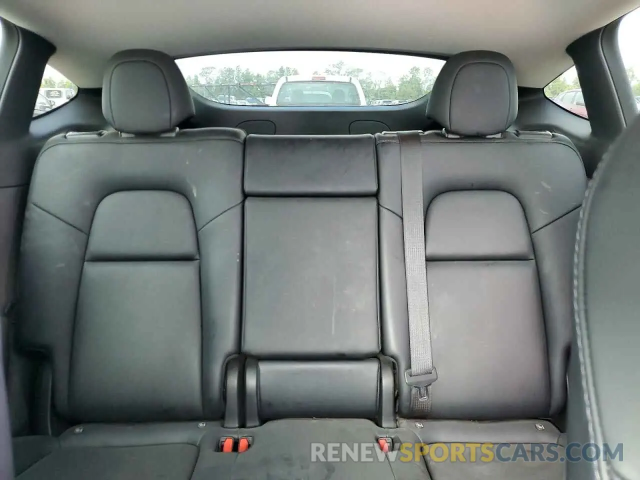 10 Photograph of a damaged car 7SAYGDEF0NF468373 TESLA MODEL Y 2022
