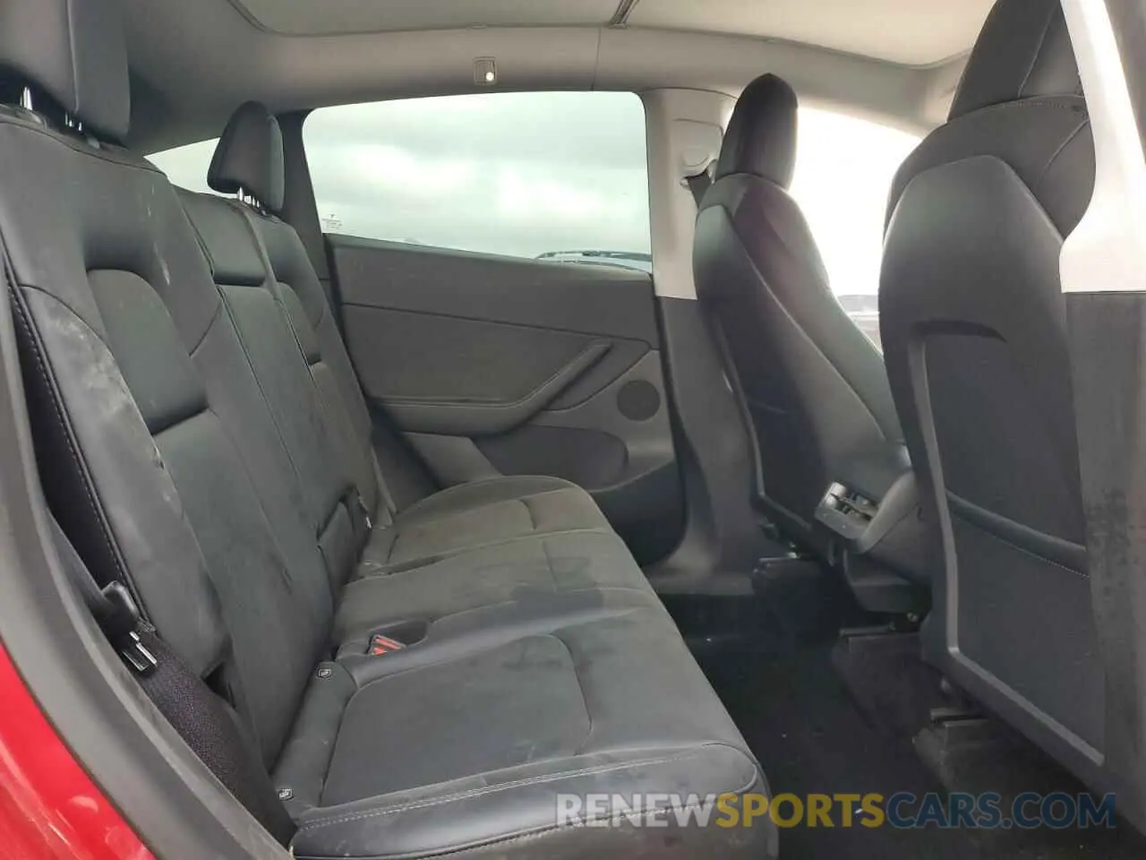 11 Photograph of a damaged car 7SAYGDEF0NF468373 TESLA MODEL Y 2022