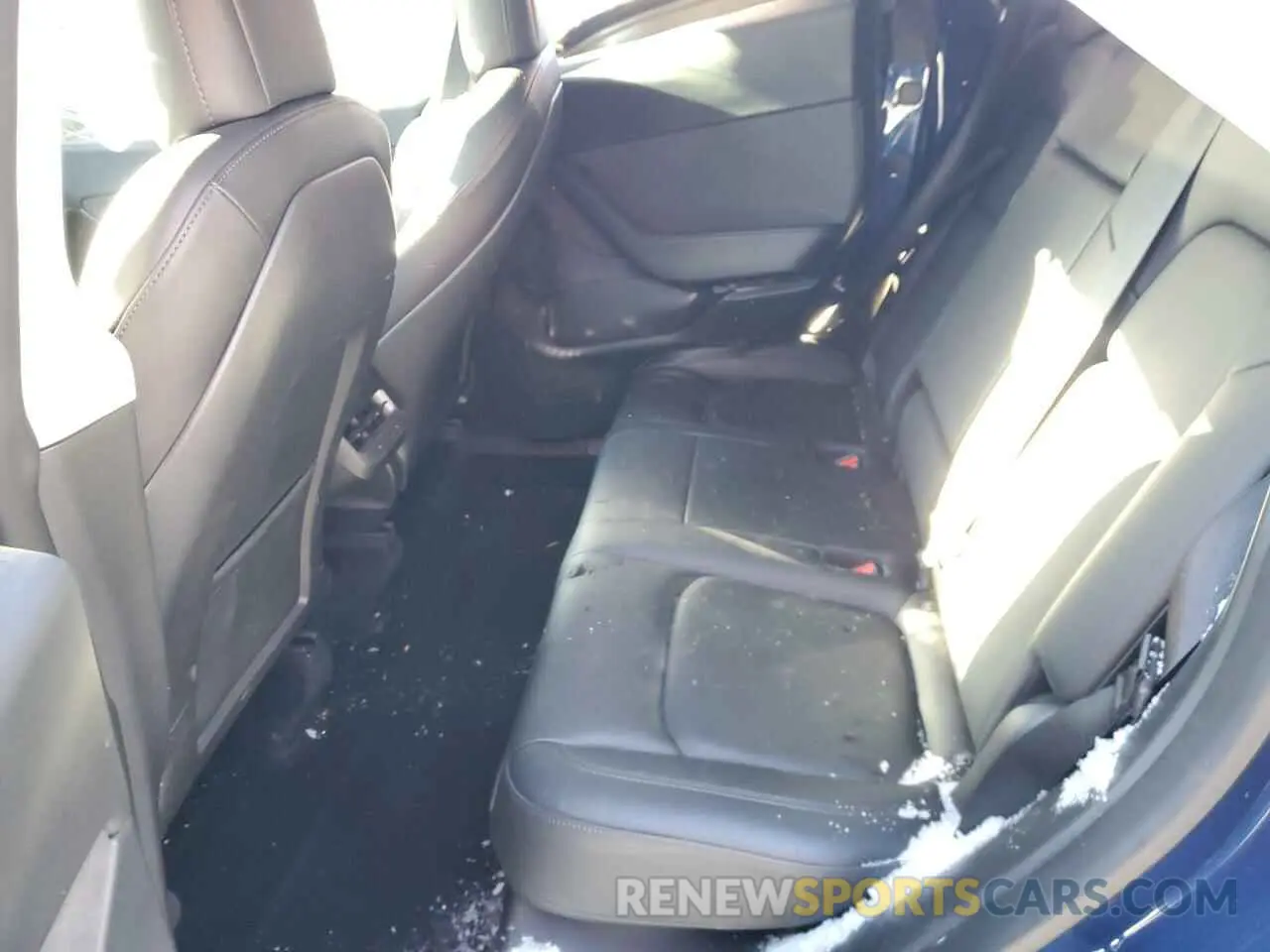 11 Photograph of a damaged car 7SAYGDEF1NF378634 TESLA MODEL Y 2022
