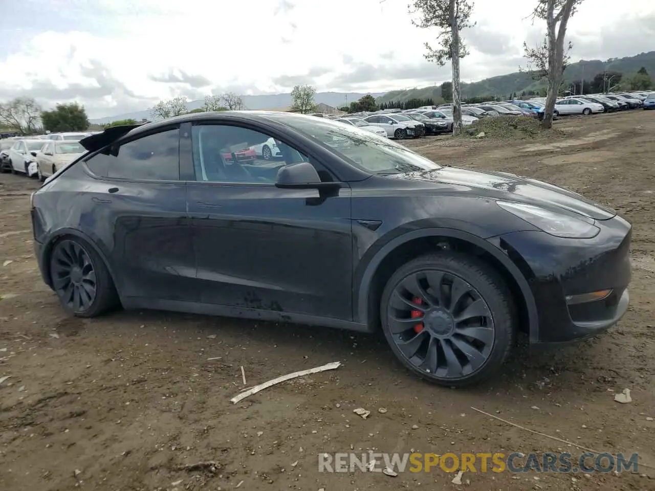 4 Photograph of a damaged car 7SAYGDEF1NF404133 TESLA MODEL Y 2022