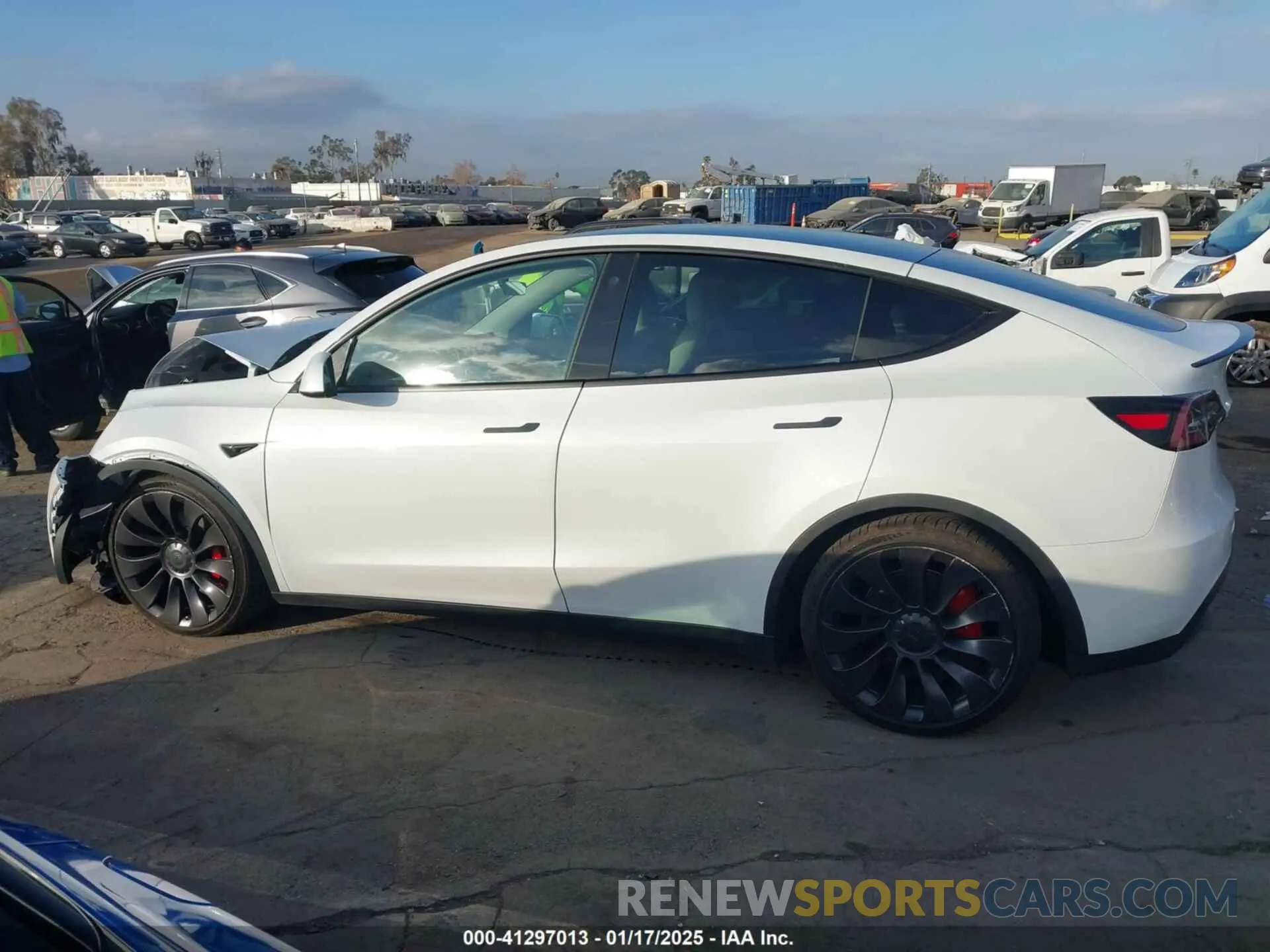 14 Photograph of a damaged car 7SAYGDEF1NF405072 TESLA MODEL Y 2022