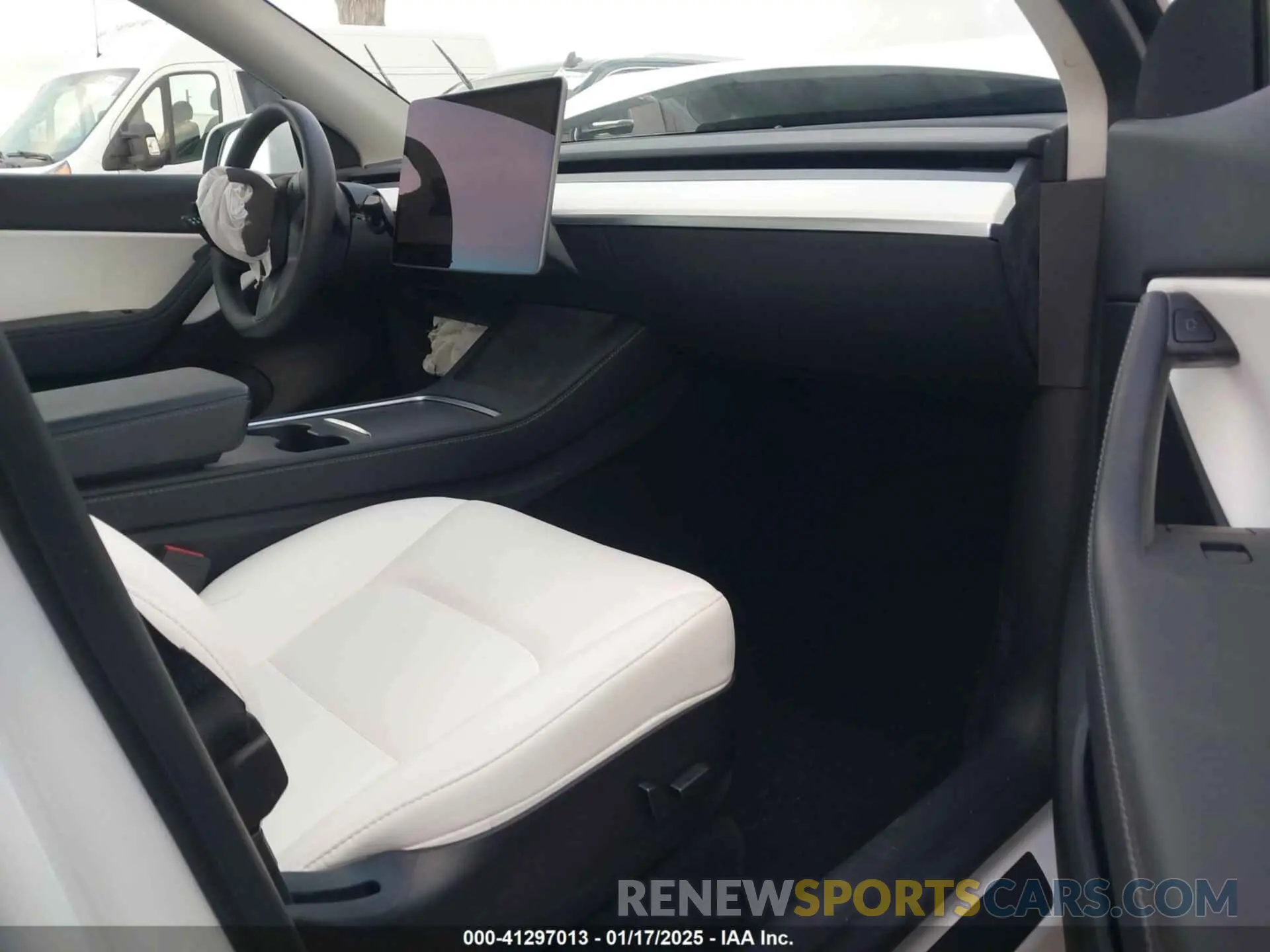 5 Photograph of a damaged car 7SAYGDEF1NF405072 TESLA MODEL Y 2022