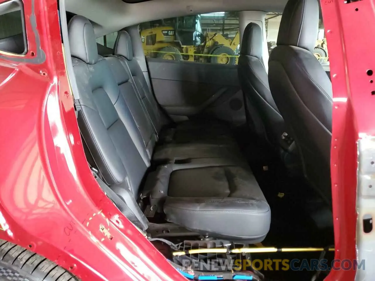 10 Photograph of a damaged car 7SAYGDEF1NF406481 TESLA MODEL Y 2022