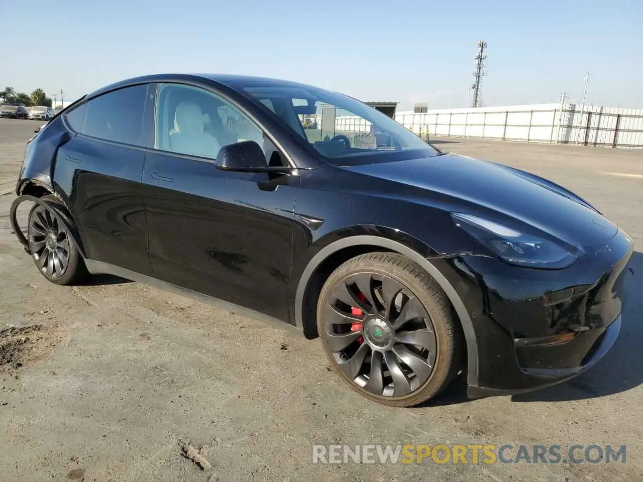 4 Photograph of a damaged car 7SAYGDEF1NF438668 TESLA MODEL Y 2022