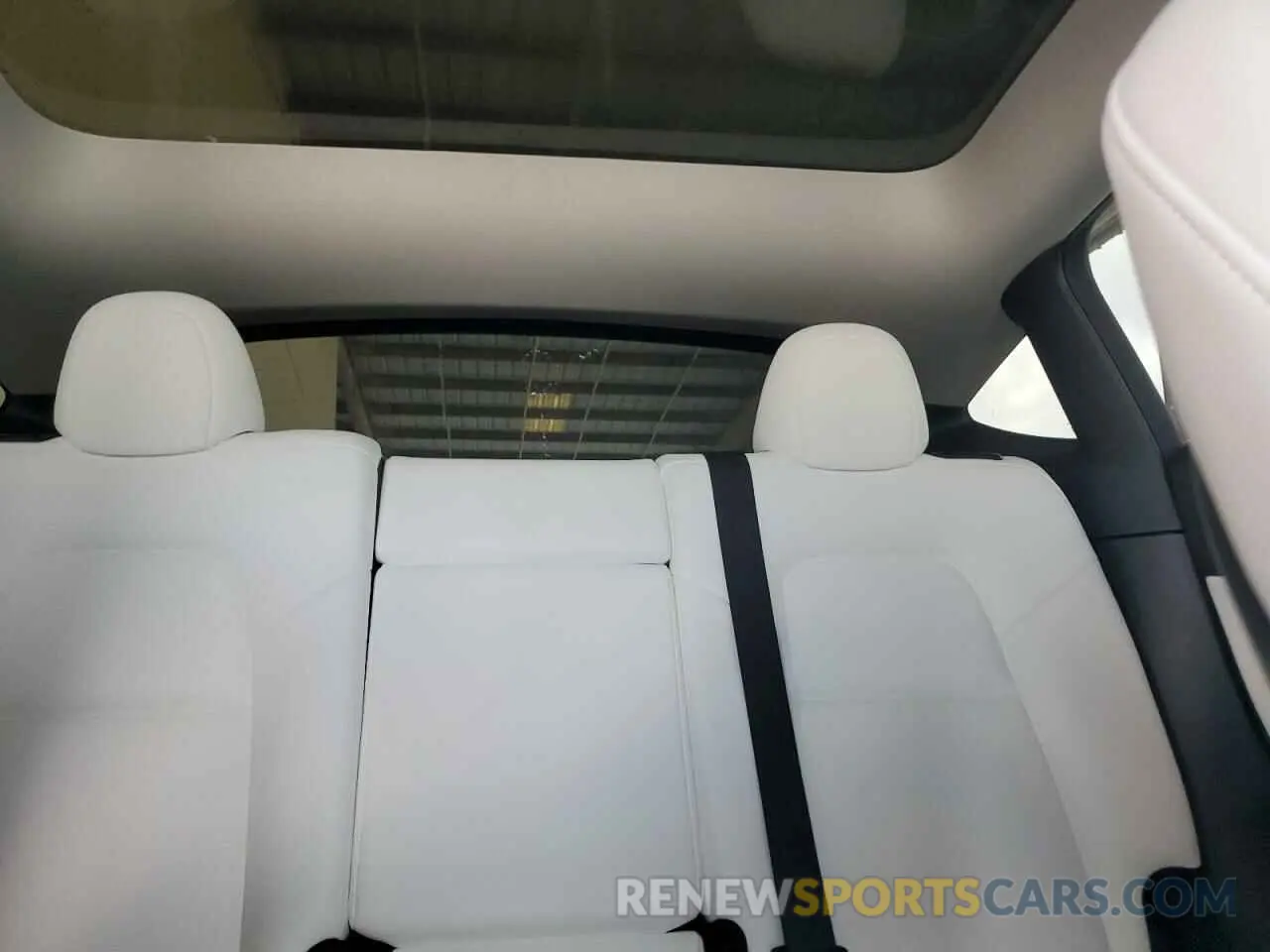 10 Photograph of a damaged car 7SAYGDEF1NF454045 TESLA MODEL Y 2022