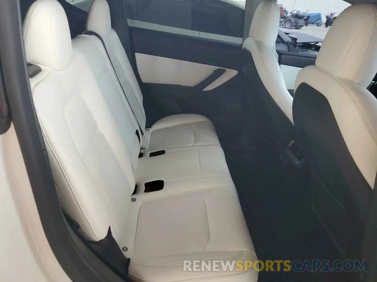 11 Photograph of a damaged car 7SAYGDEF1NF454045 TESLA MODEL Y 2022
