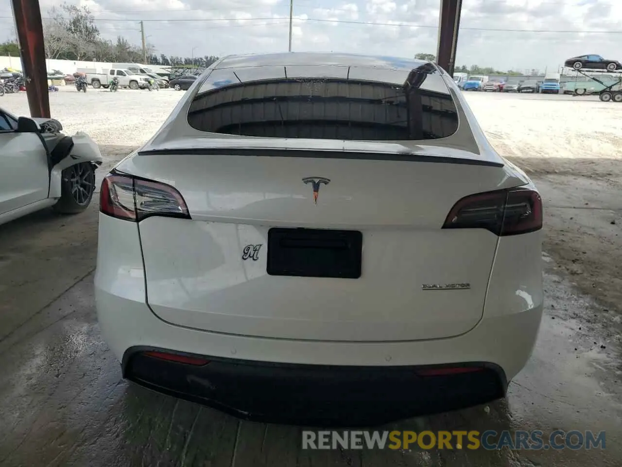 6 Photograph of a damaged car 7SAYGDEF1NF454045 TESLA MODEL Y 2022
