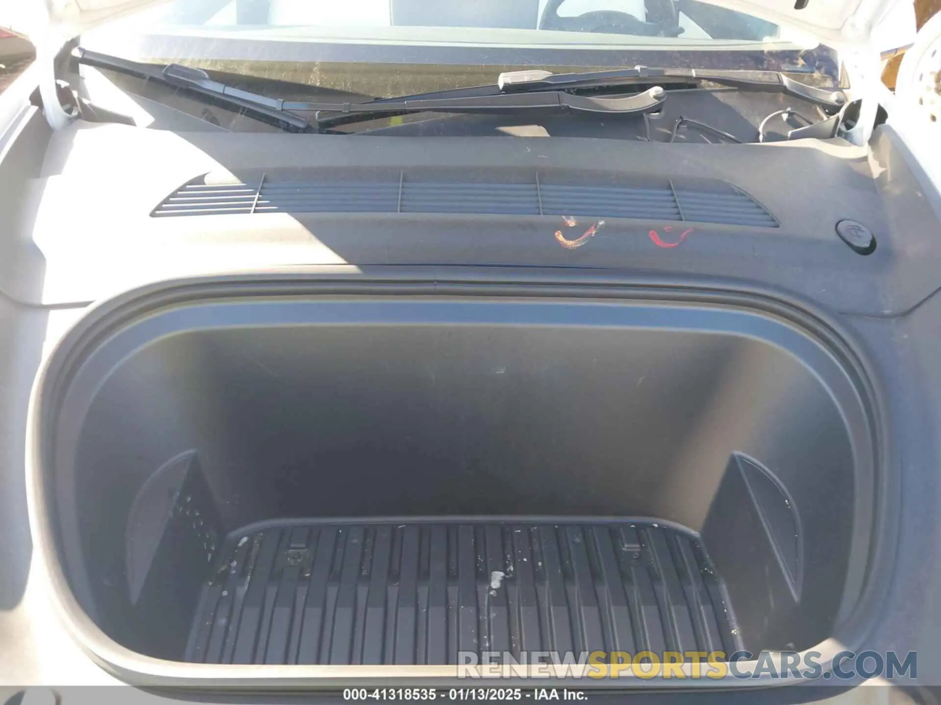 10 Photograph of a damaged car 7SAYGDEF1NF457432 TESLA MODEL Y 2022