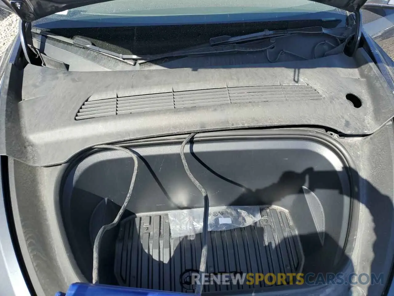 11 Photograph of a damaged car 7SAYGDEF1NF466938 TESLA MODEL Y 2022