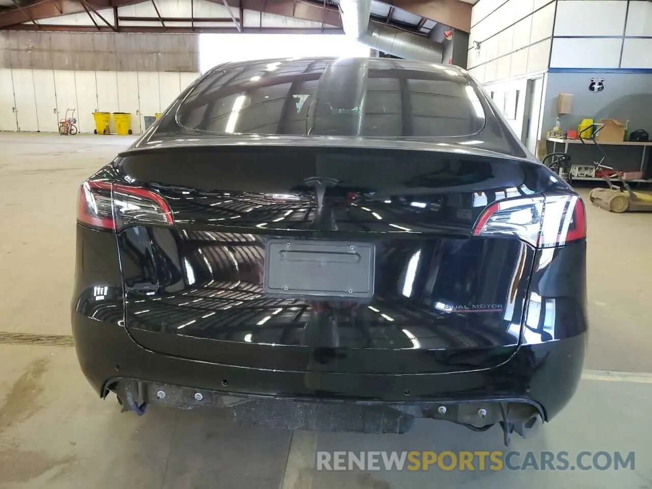 6 Photograph of a damaged car 7SAYGDEF2NF341379 TESLA MODEL Y 2022