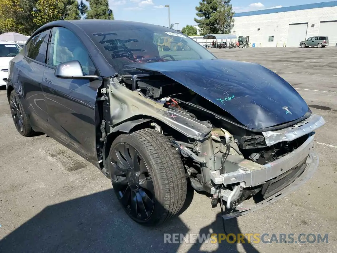 4 Photograph of a damaged car 7SAYGDEF2NF355590 TESLA MODEL Y 2022
