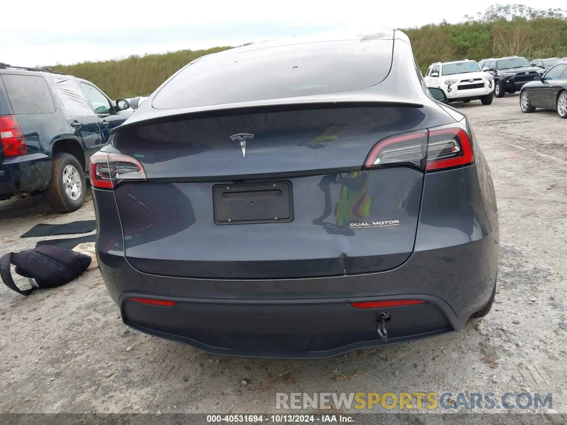 15 Photograph of a damaged car 7SAYGDEF2NF372521 TESLA MODEL Y 2022