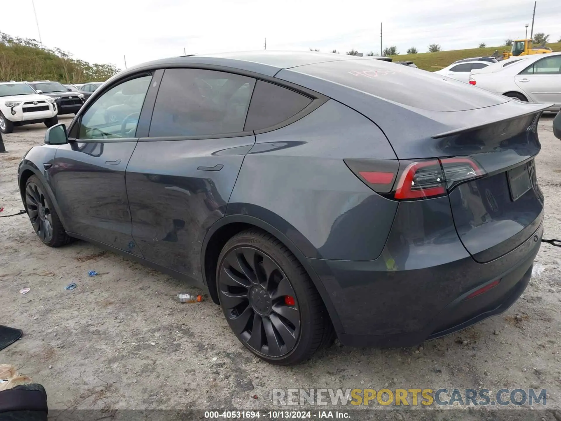 3 Photograph of a damaged car 7SAYGDEF2NF372521 TESLA MODEL Y 2022