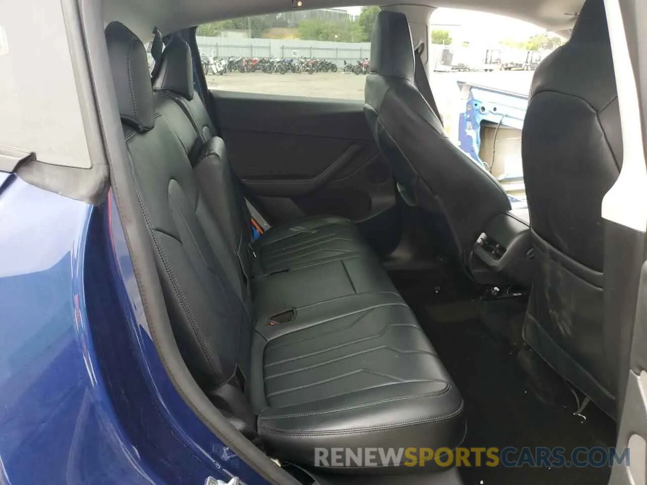 10 Photograph of a damaged car 7SAYGDEF2NF411401 TESLA MODEL Y 2022