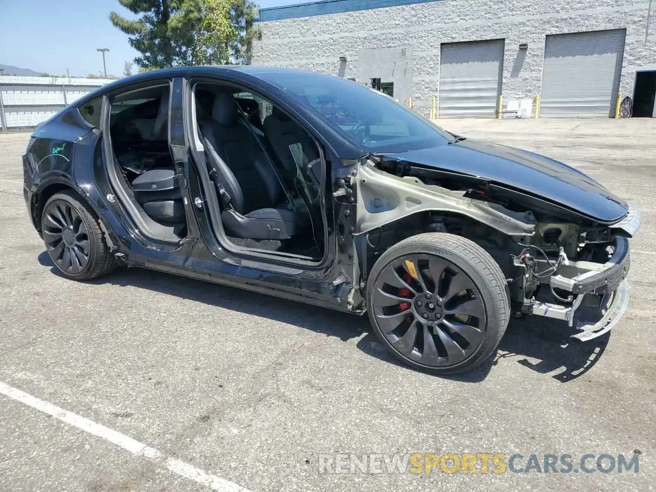 4 Photograph of a damaged car 7SAYGDEF2NF443037 TESLA MODEL Y 2022