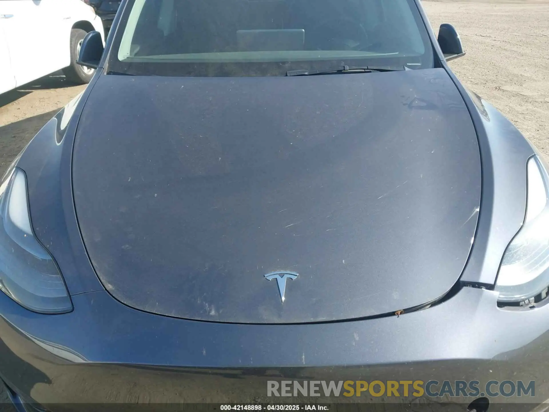 10 Photograph of a damaged car 7SAYGDEF2NF543493 TESLA MODEL Y 2022