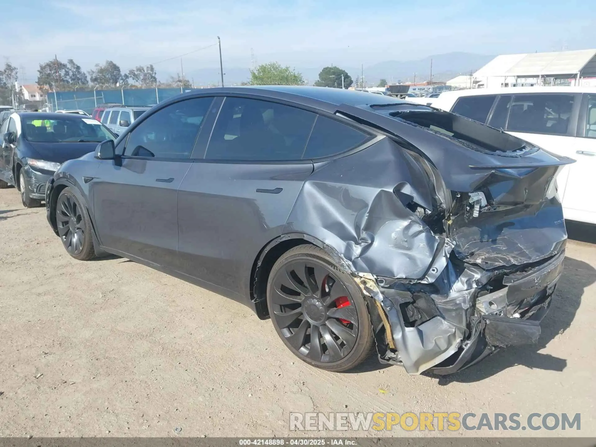 3 Photograph of a damaged car 7SAYGDEF2NF543493 TESLA MODEL Y 2022