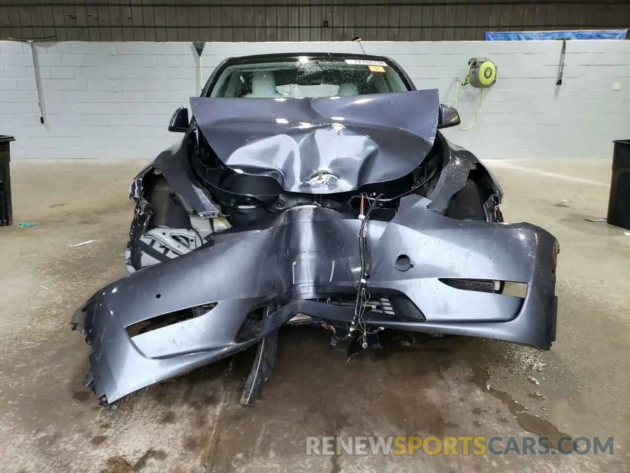 5 Photograph of a damaged car 7SAYGDEF2NF545857 TESLA MODEL Y 2022