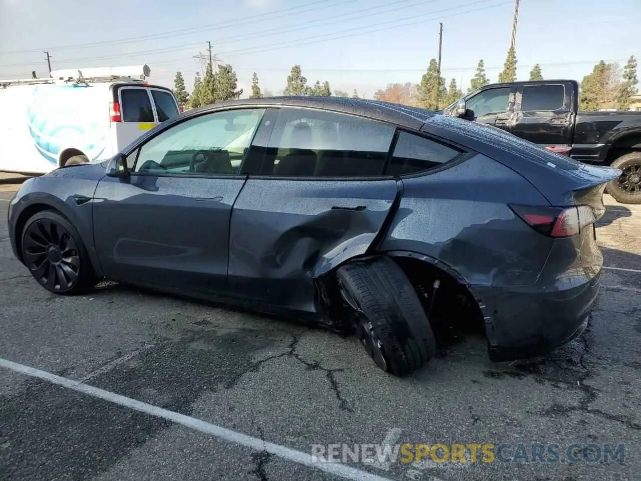 2 Photograph of a damaged car 7SAYGDEF2NF563713 TESLA MODEL Y 2022