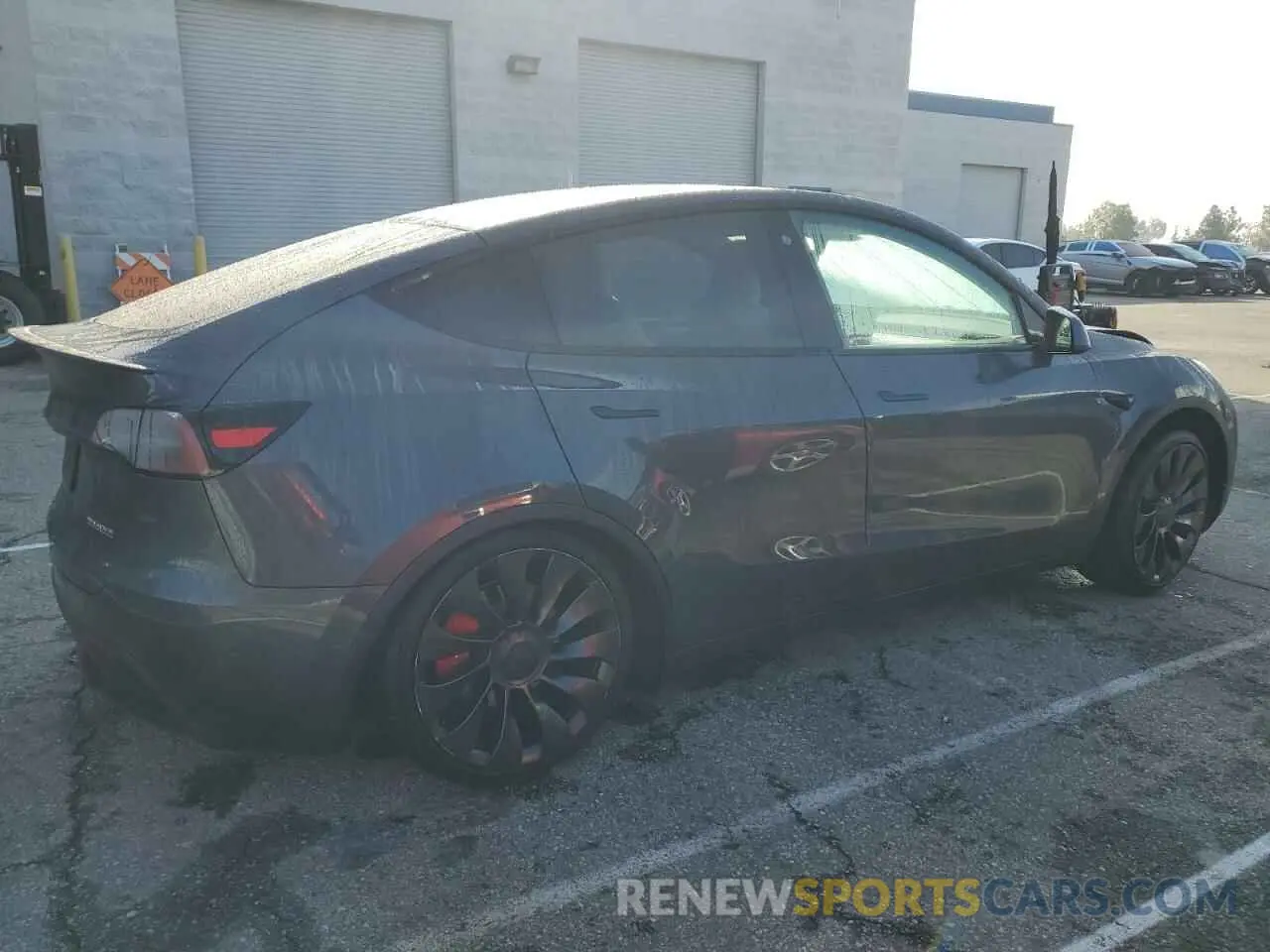 3 Photograph of a damaged car 7SAYGDEF2NF563713 TESLA MODEL Y 2022