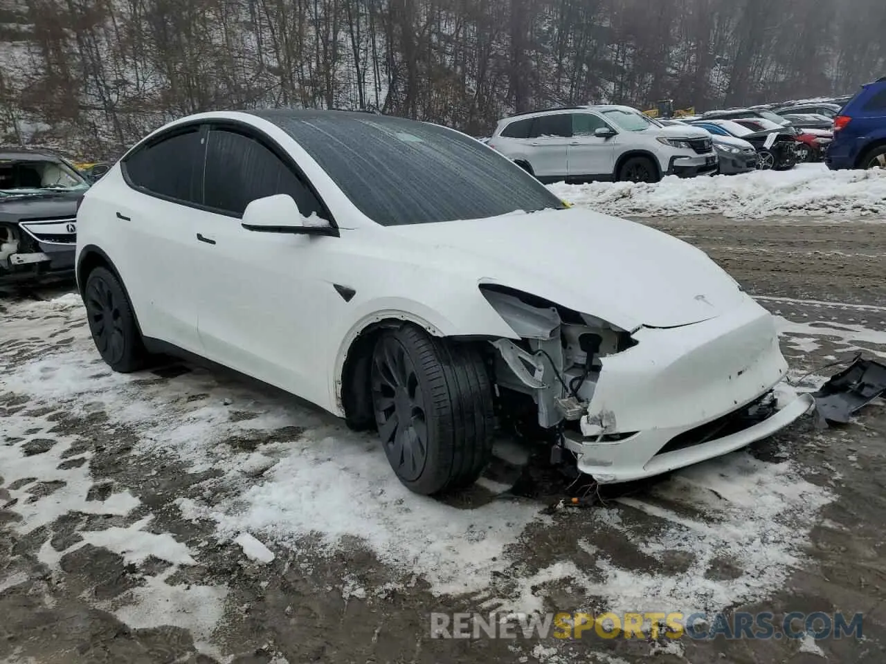 4 Photograph of a damaged car 7SAYGDEF3NF308794 TESLA MODEL Y 2022