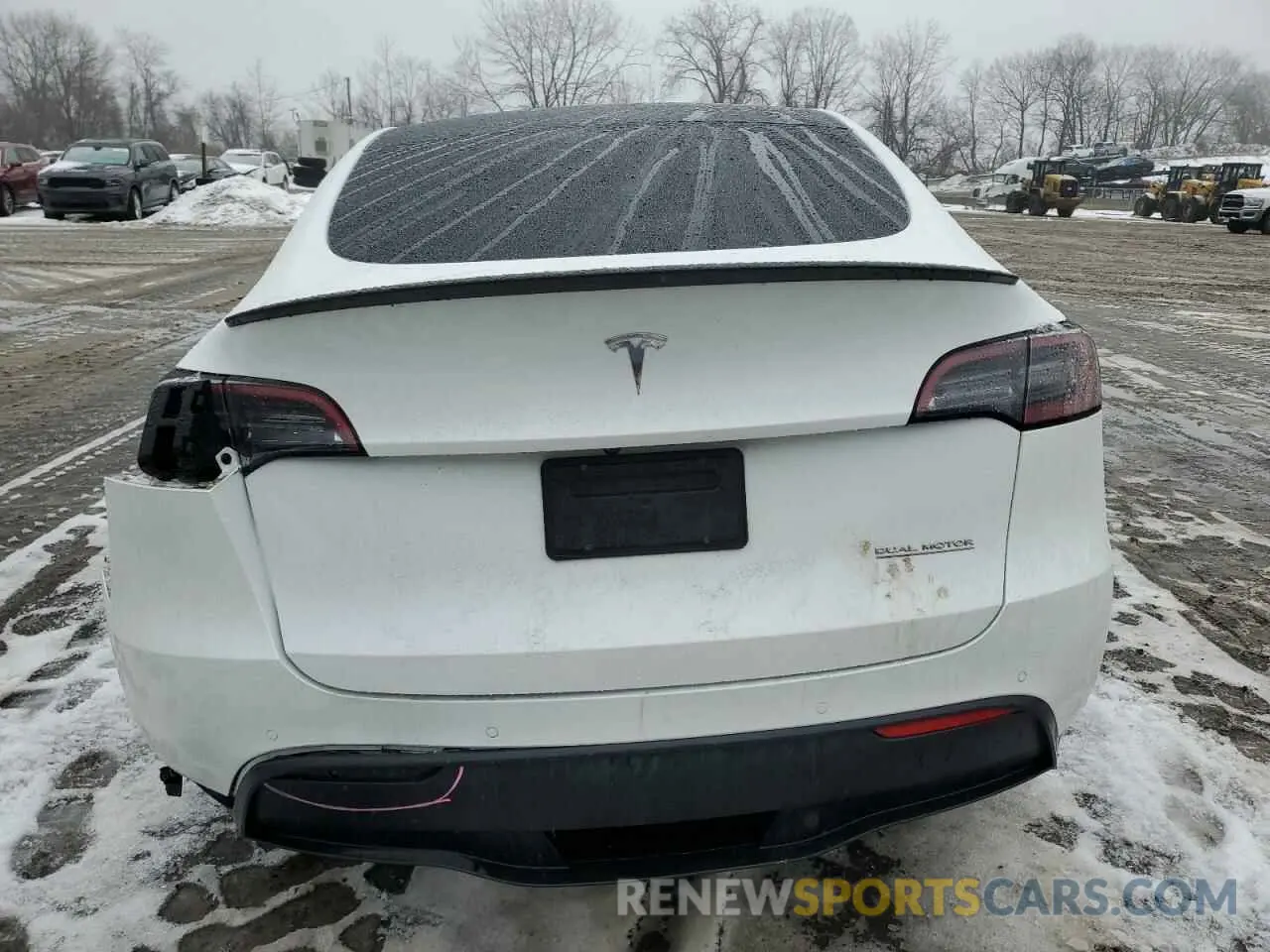 6 Photograph of a damaged car 7SAYGDEF3NF308794 TESLA MODEL Y 2022