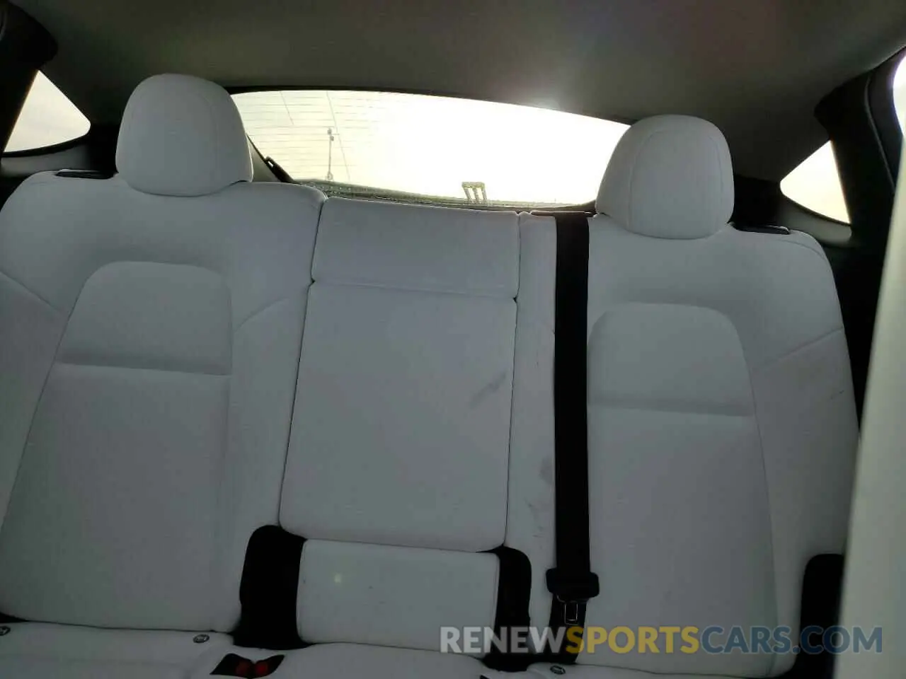 10 Photograph of a damaged car 7SAYGDEF3NF326213 TESLA MODEL Y 2022