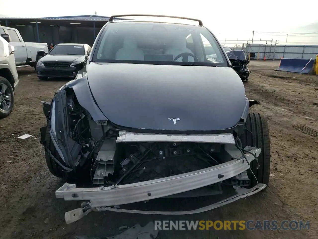 5 Photograph of a damaged car 7SAYGDEF3NF326213 TESLA MODEL Y 2022