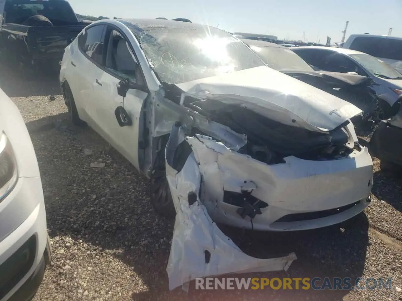 1 Photograph of a damaged car 7SAYGDEF3NF335932 TESLA MODEL Y 2022