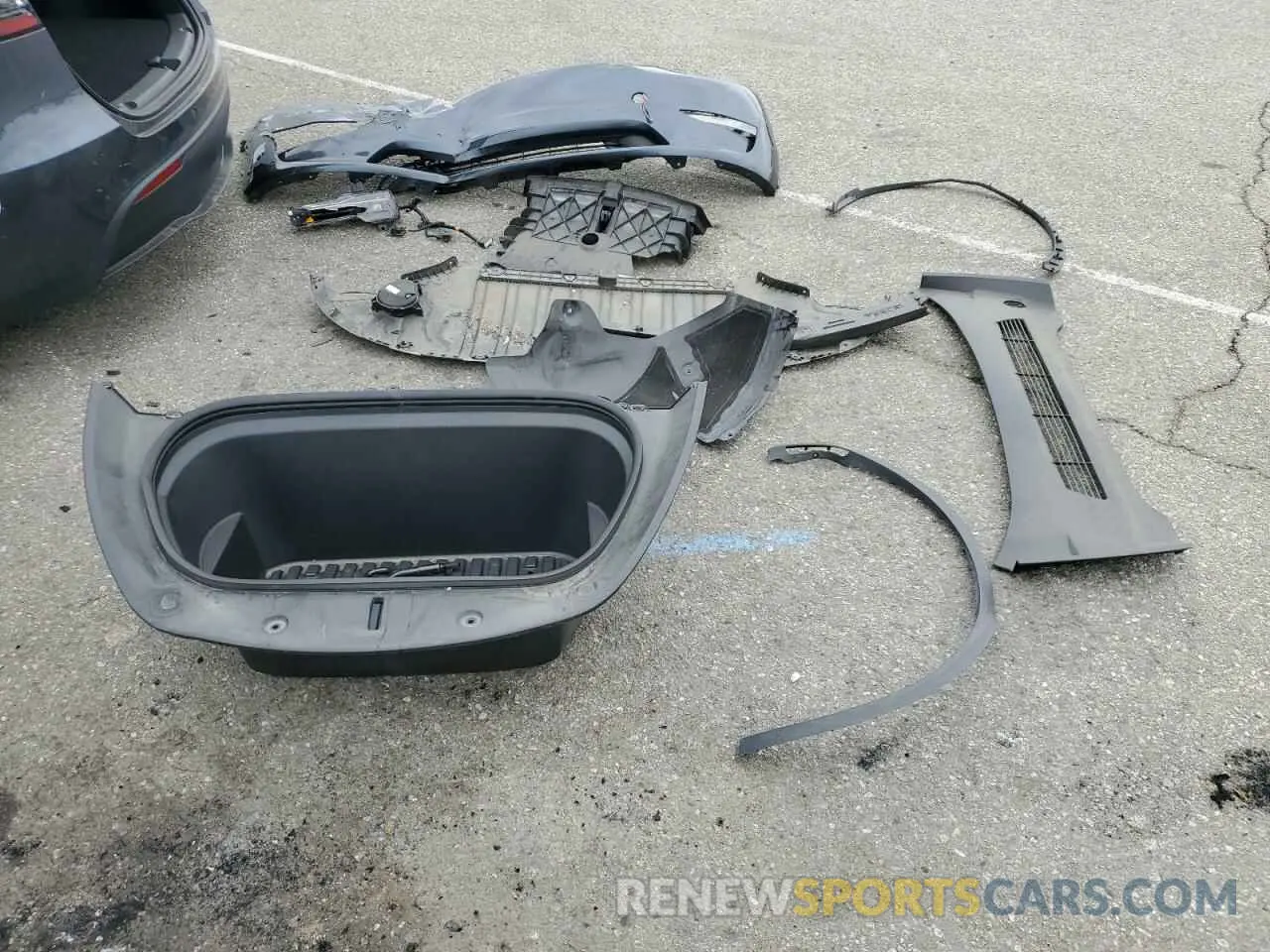 13 Photograph of a damaged car 7SAYGDEF3NF410242 TESLA MODEL Y 2022
