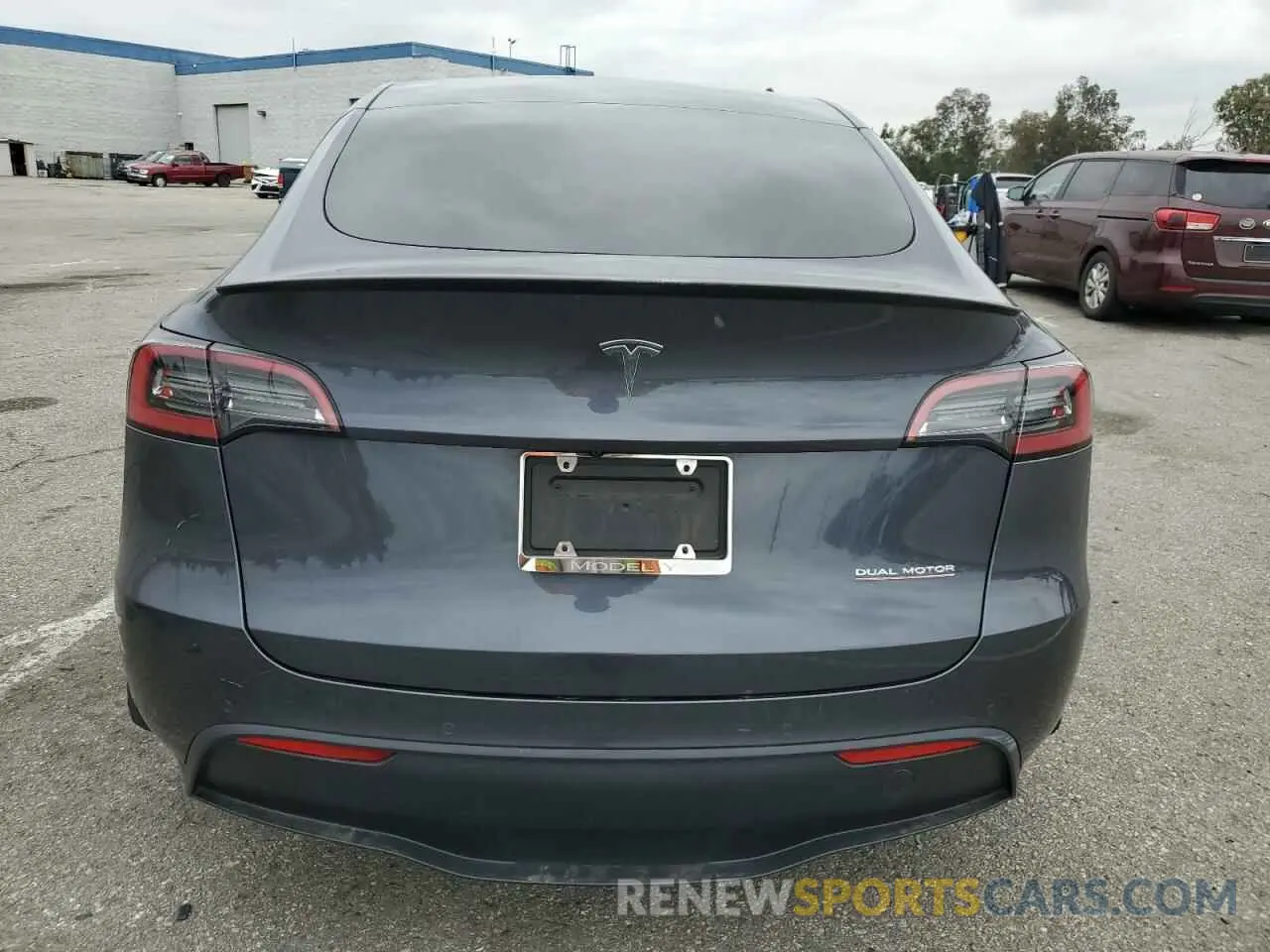 6 Photograph of a damaged car 7SAYGDEF3NF410242 TESLA MODEL Y 2022