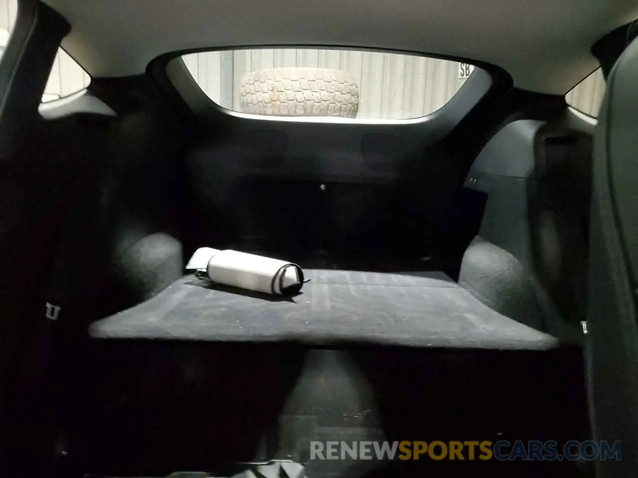 10 Photograph of a damaged car 7SAYGDEF3NF444522 TESLA MODEL Y 2022