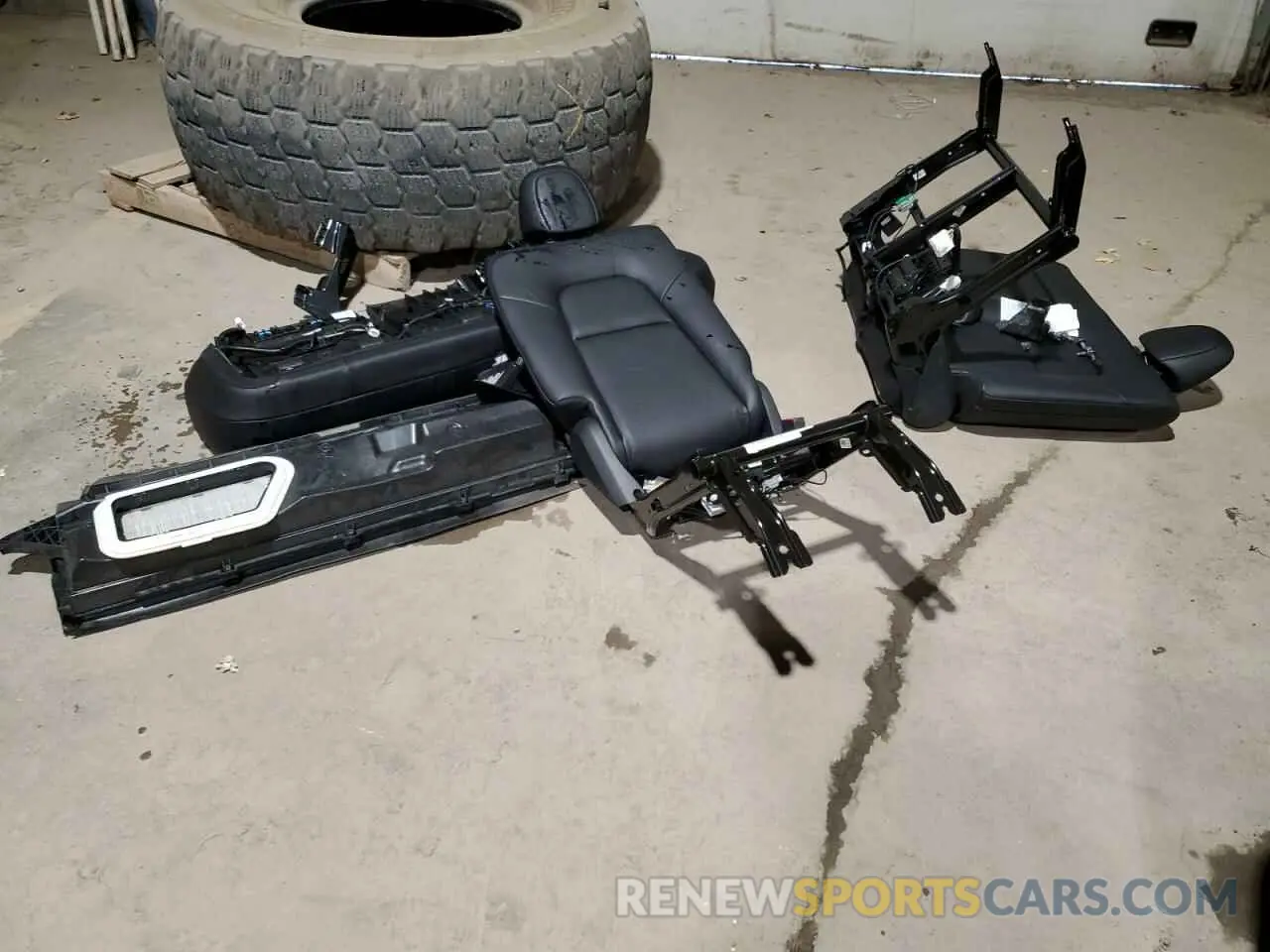 13 Photograph of a damaged car 7SAYGDEF3NF444522 TESLA MODEL Y 2022